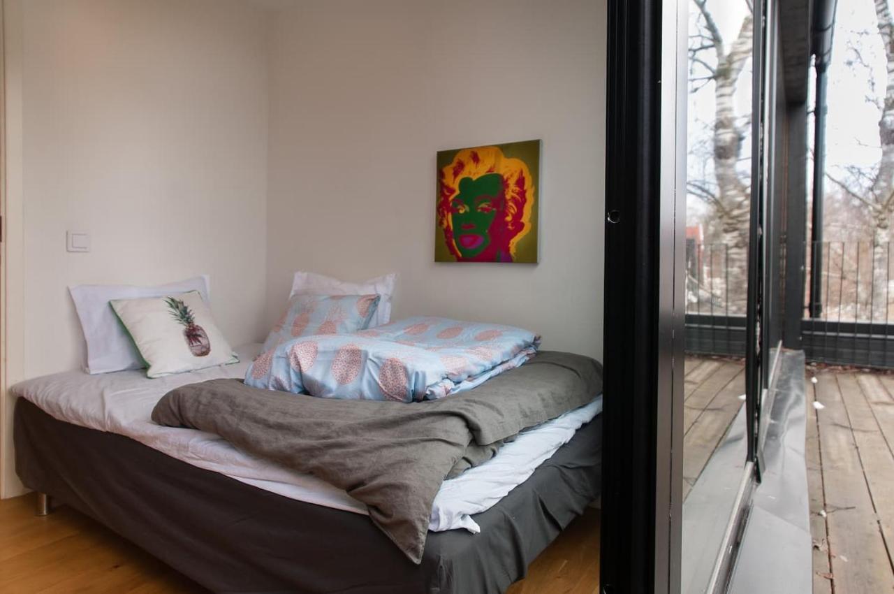 Вилла Townhouse On Arlanda Stockholm Metro Line - Easy Checkin Соллентуна Экстерьер фото